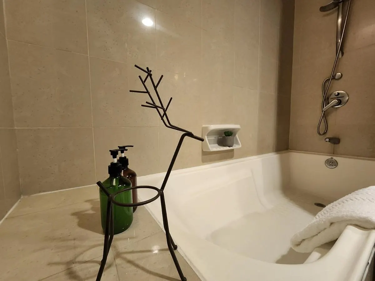 1 - 5Pax Lagoon View@ Sunway Resort Suite Pyramid Kampong Penaga  Malaysia