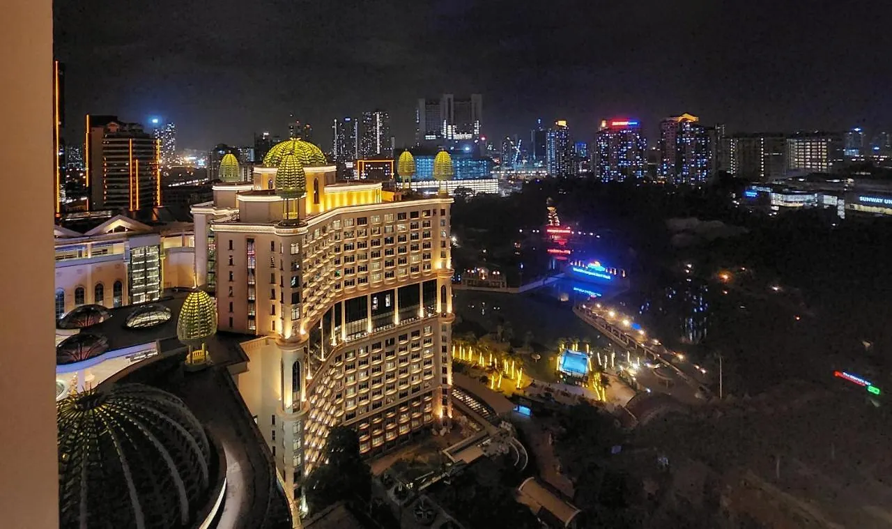 Apartment 1 - 5Pax Lagoon View@ Sunway Resort Suite Pyramid Kampong Penaga  Malaysia